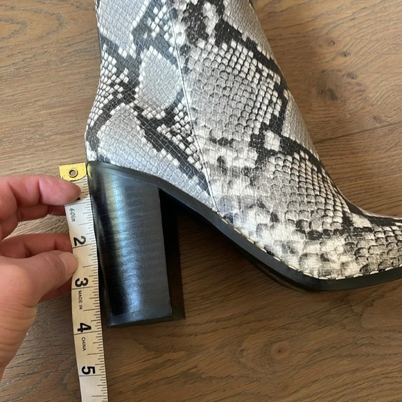 Aldo Loviren Snake Print Booties Size 8.5 - Picture 11 of 13